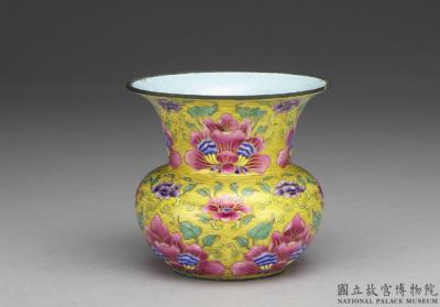 图片[2]-Painted enamel zhadou vessel with floral decoration, Qing dynasty, Qianlong reign (1736-1795)-China Archive